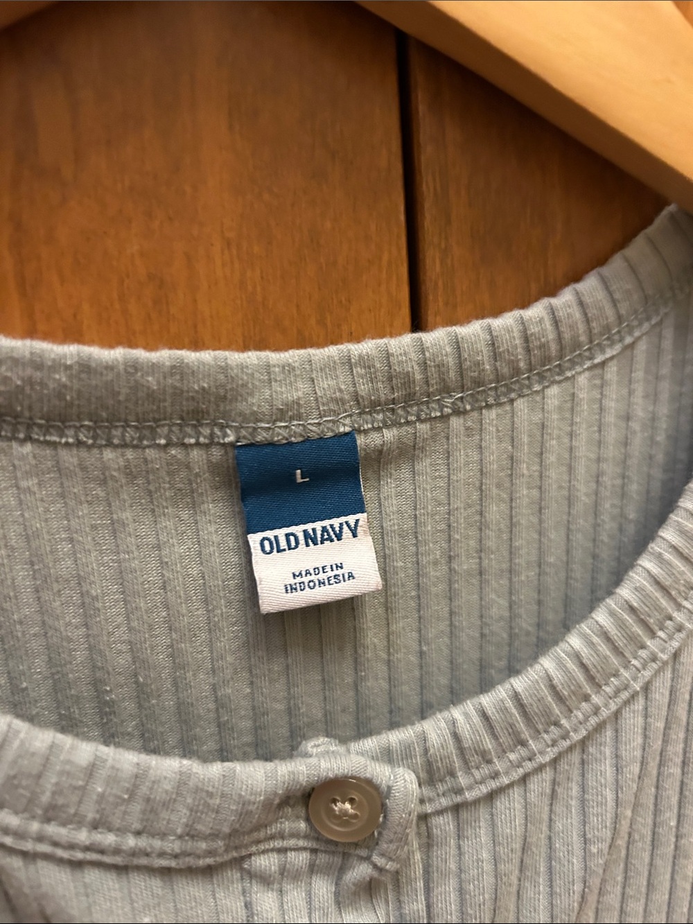 Old Navy Ribbed Button-Front Tank size large - Picture 2 of 4